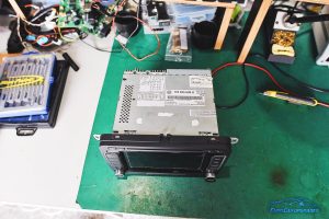 Volkswagen RNS 510 navigation unit removed for repair